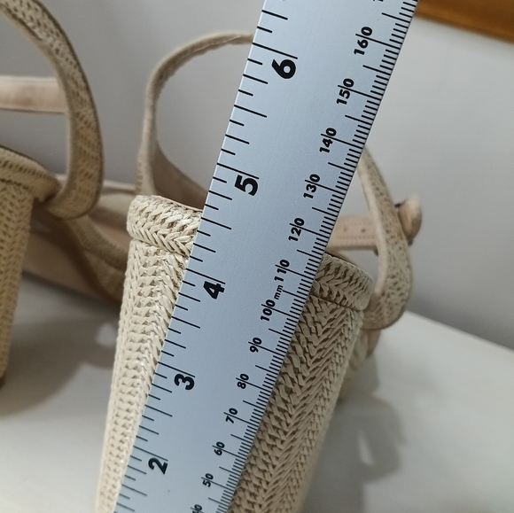 Torrid woven strap sandals 10 wide NWOT - Picture 5 of 8